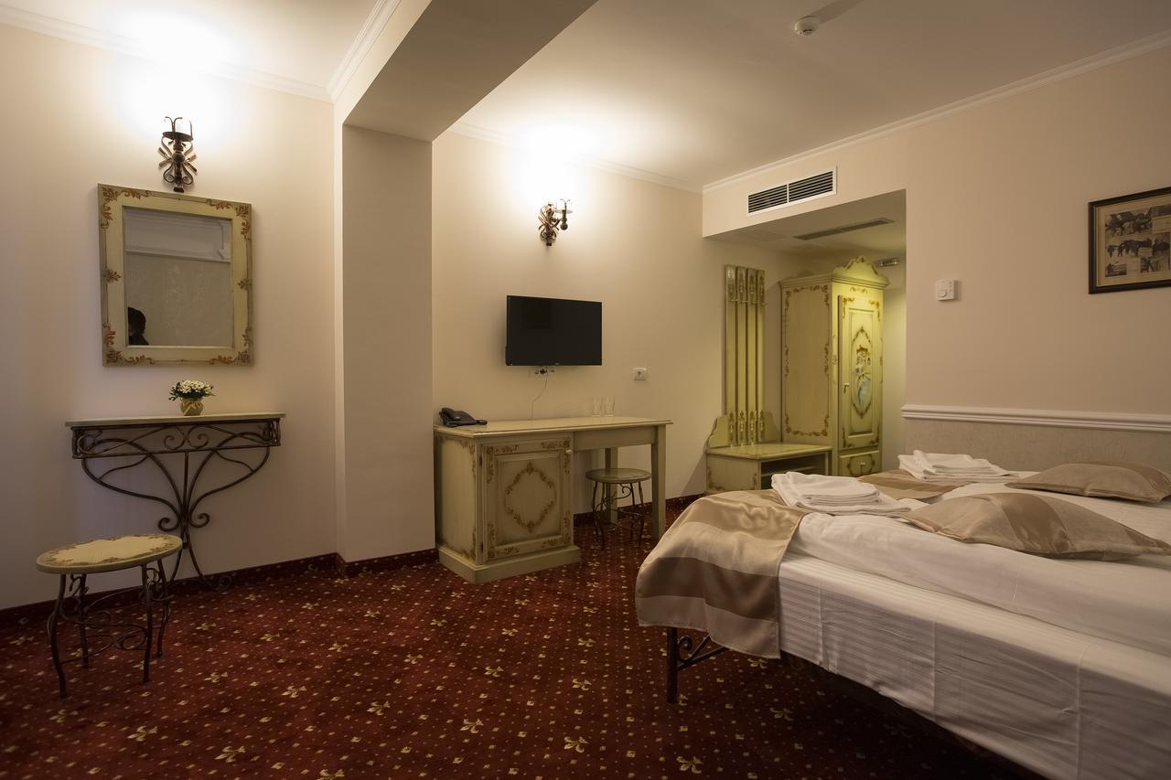 Hotel Aviator Boutique Отопени Экстерьер фото