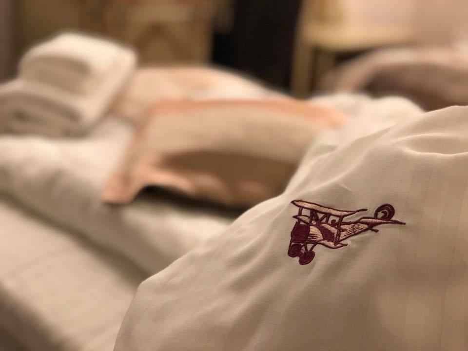 Hotel Aviator Boutique Отопени Экстерьер фото