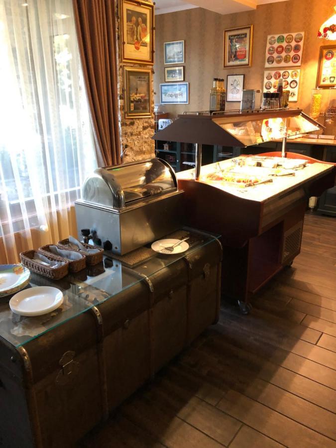Hotel Aviator Boutique Отопени Экстерьер фото