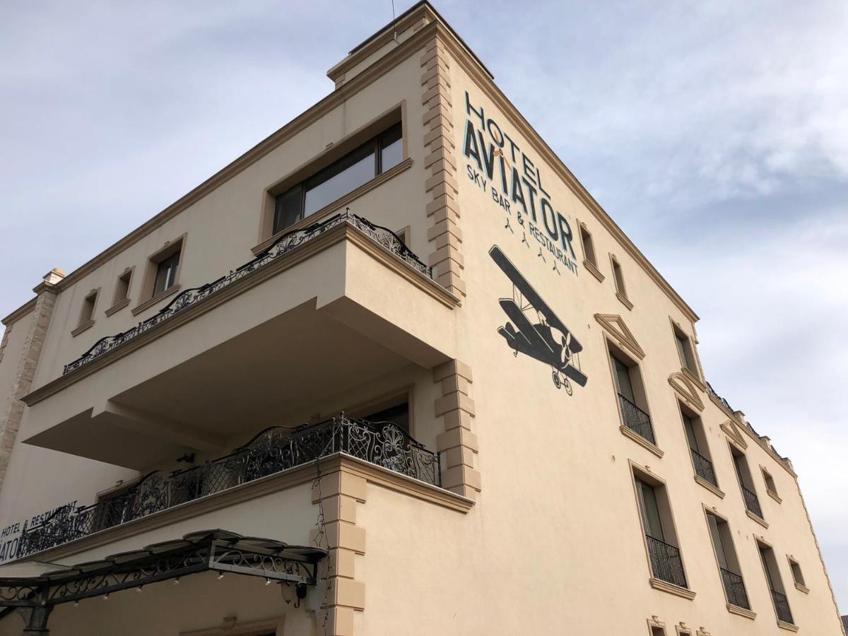 Hotel Aviator Boutique Отопени Экстерьер фото